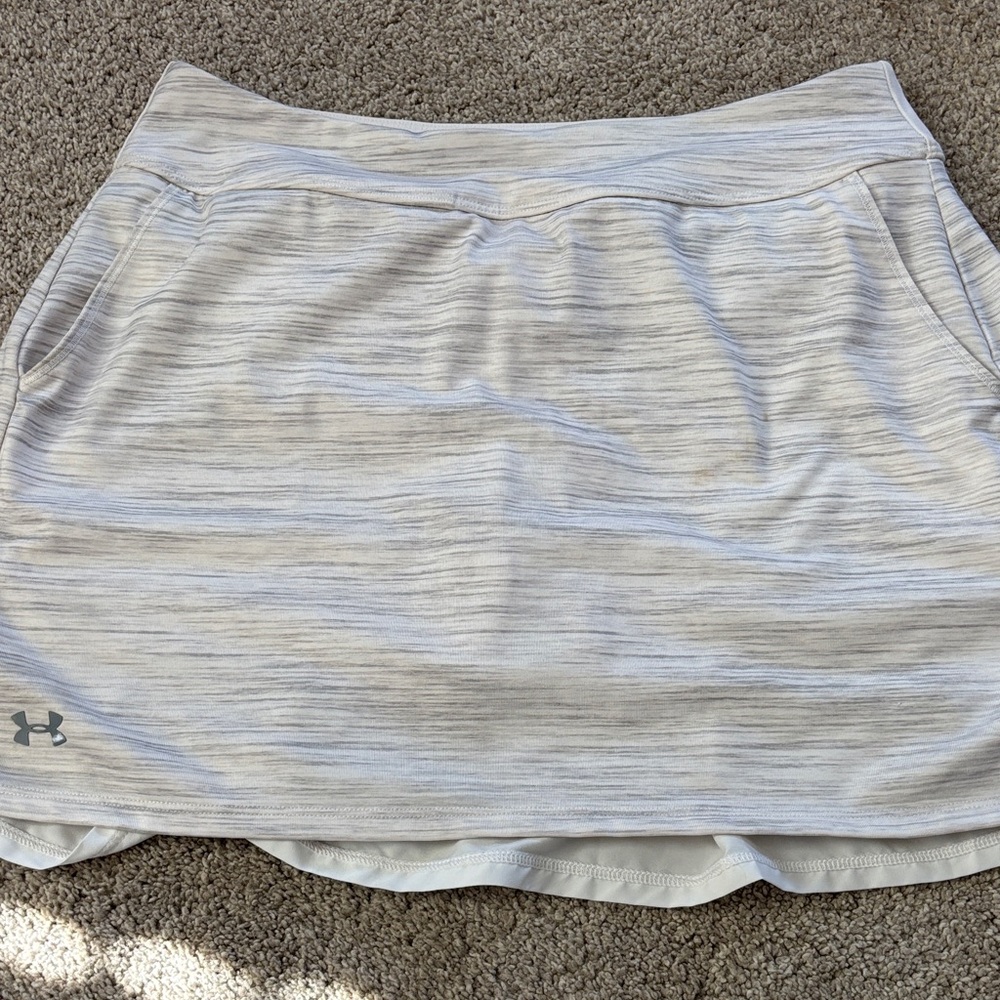 Under Armour Light Heathered White and Gray Athletic Skort